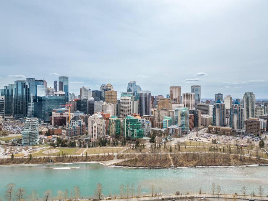 Chic 1Br Kensington Unit W/Parking Apartment YYC Exterior photo