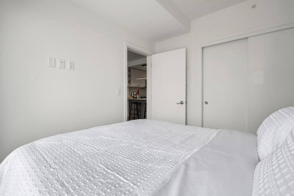 Chic 1Br Kensington Unit W/Parking Apartment YYC Exterior photo