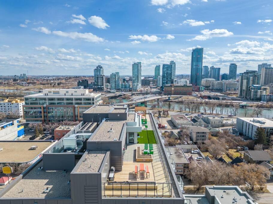Chic 1Br Kensington Unit W/Parking Apartment YYC Exterior photo