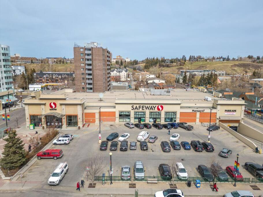 Chic 1Br Kensington Unit W/Parking Apartment YYC Exterior photo