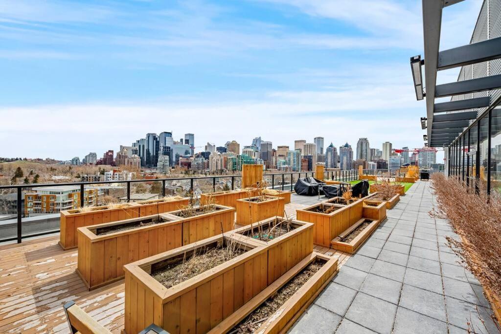 Chic 1Br Kensington Unit W/Parking Apartment YYC Exterior photo