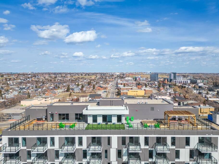 Chic 1Br Kensington Unit W/Parking Apartment YYC Exterior photo