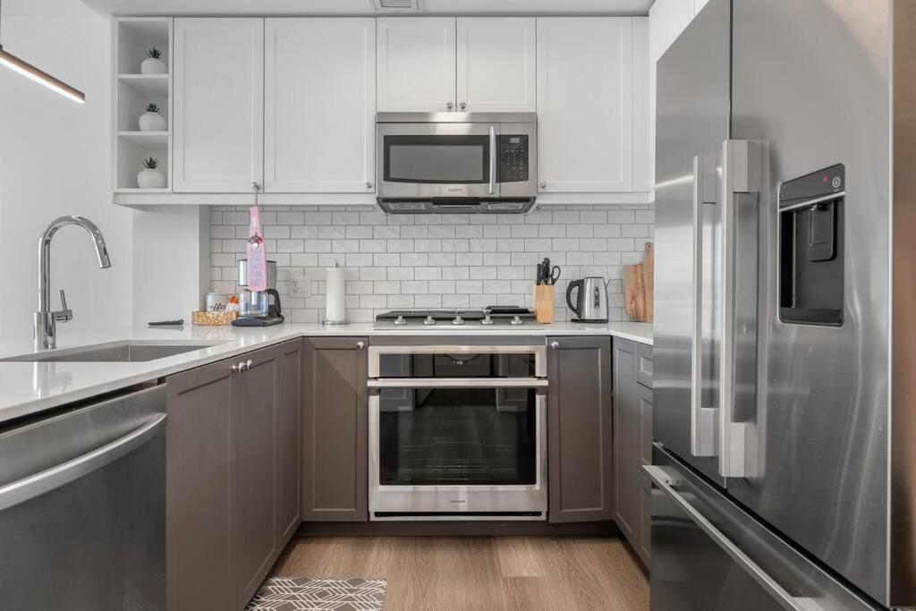 Chic 1Br Kensington Unit W/Parking Apartment YYC Exterior photo