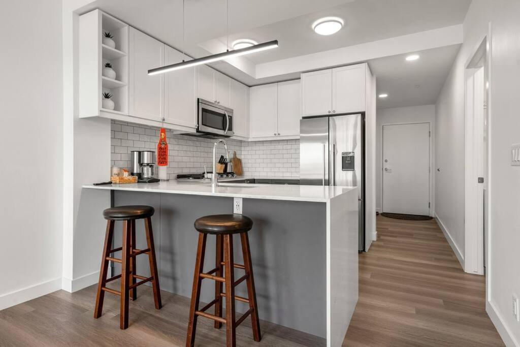 Chic 1Br Kensington Unit W/Parking Apartment YYC Exterior photo