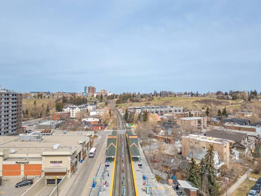 Chic 1Br Kensington Unit W/Parking Apartment YYC Exterior photo