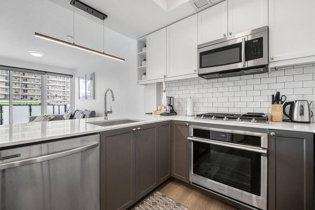 Chic 1Br Kensington Unit W/Parking Apartment YYC Exterior photo